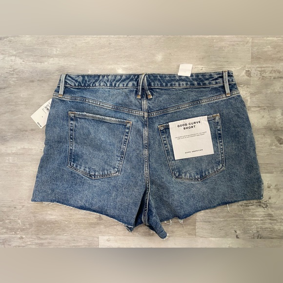 Two Pairs of Good American Denim Shorts NWT - Picture 12 of 12